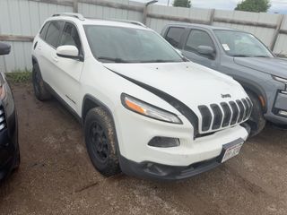 2017 Jeep Cherokee Latitude - Exterior Front Right Corner Image